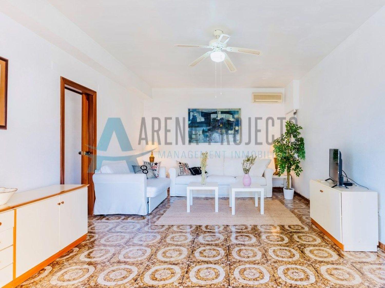 En Venta: Apartamento espacioso con piscina y pista de tenis a solo 50 m de la playa – Las Marinas, Dénia