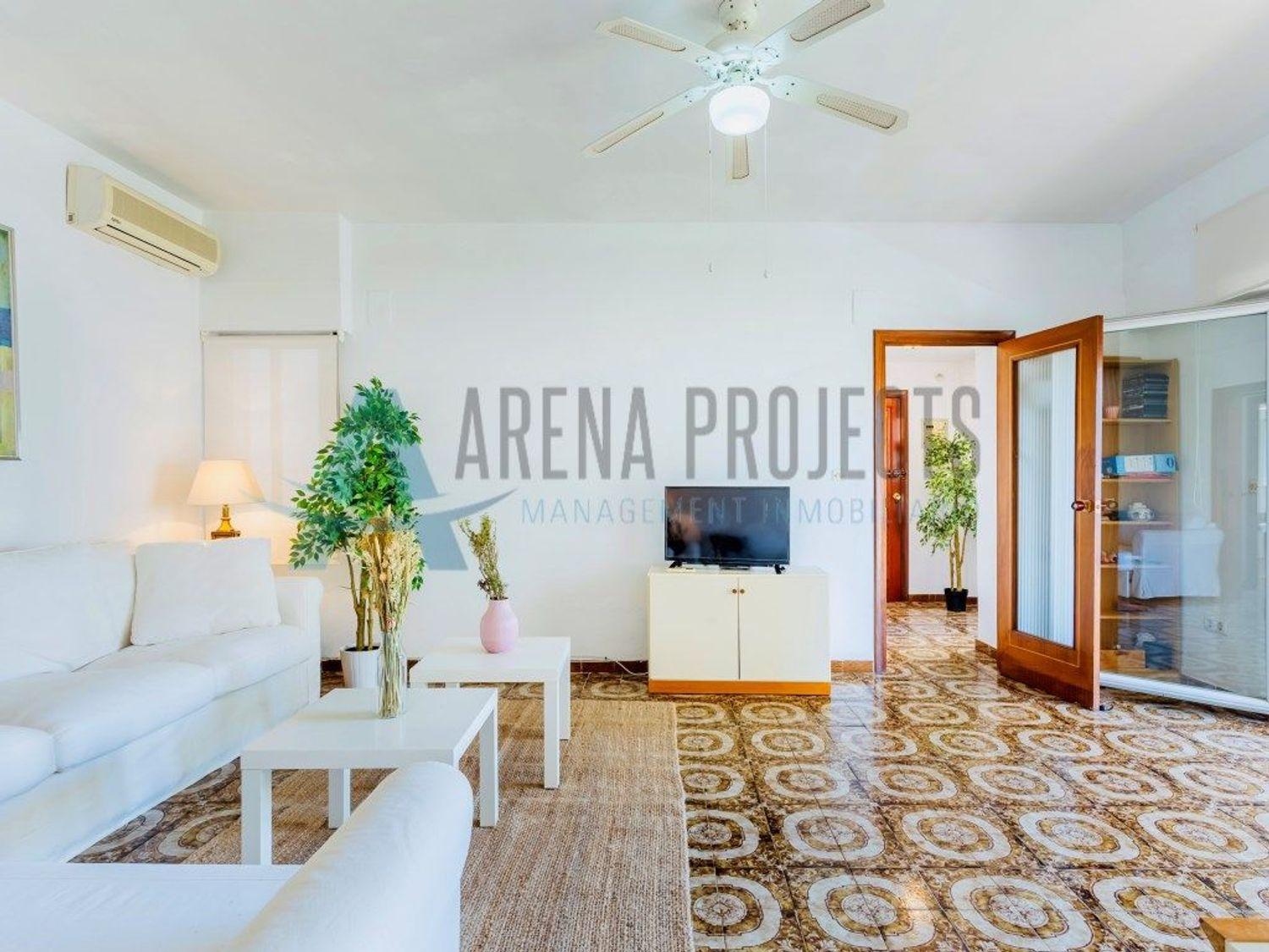 En Venta: Apartamento espacioso con piscina y pista de tenis a solo 50 m de la playa – Las Marinas, Dénia