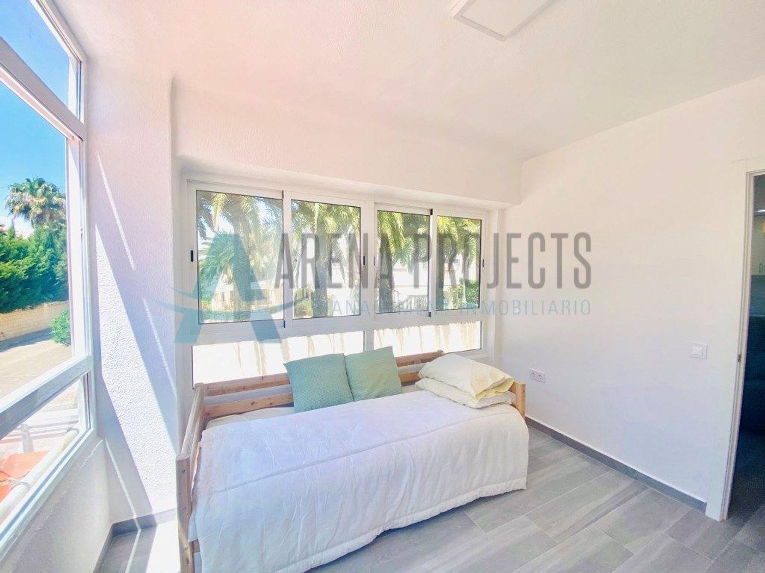 En venta: Apartamento reformado a 50 m del mar en Las Marinas, Dénia