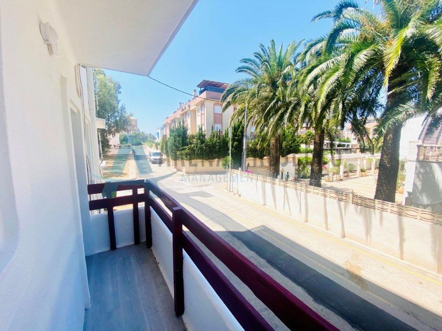 En venta: Apartamento reformado a 50 m del mar en Las Marinas, Dénia