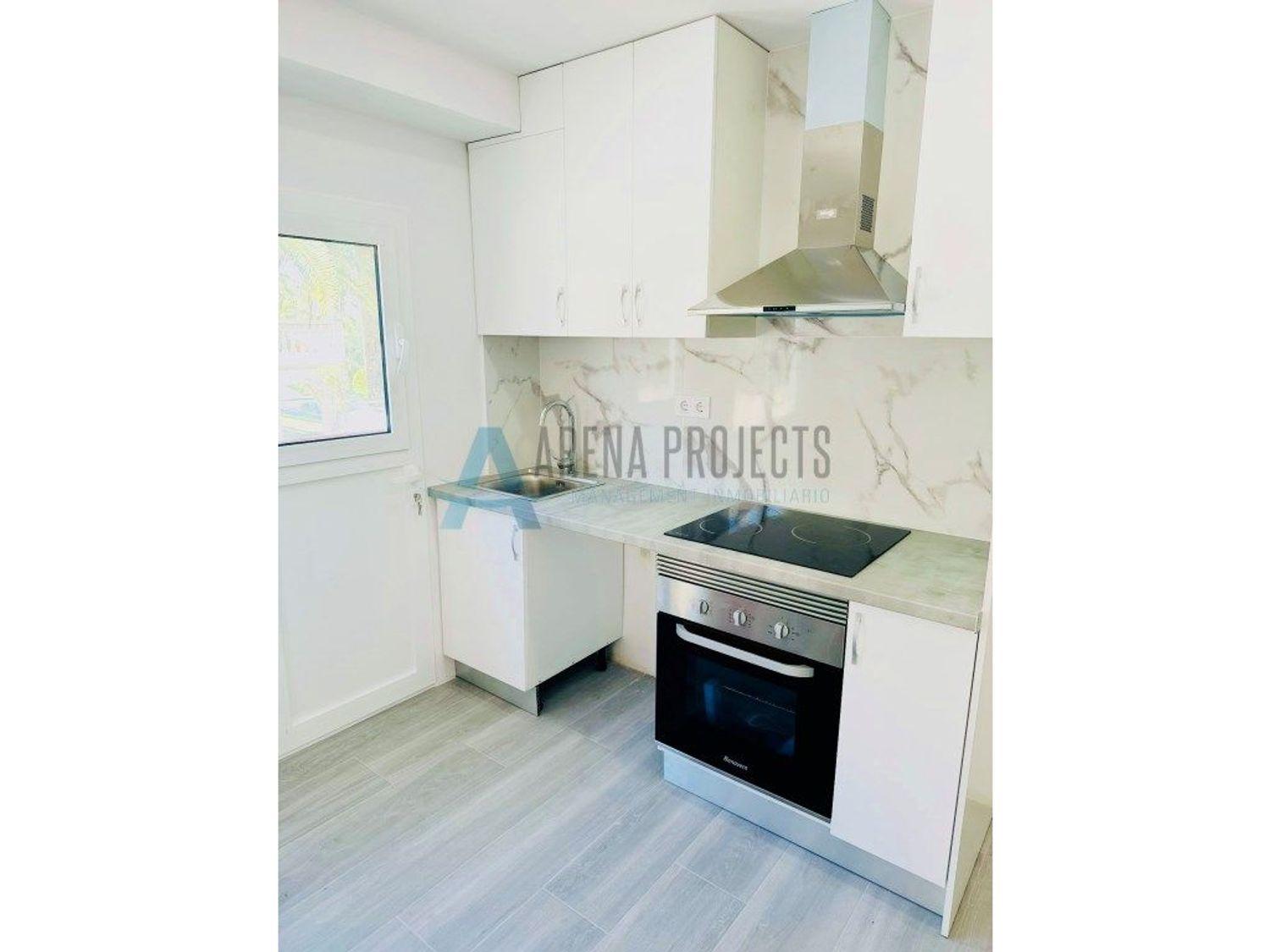 En venta: Apartamento reformado a 50 m del mar en Las Marinas, Dénia