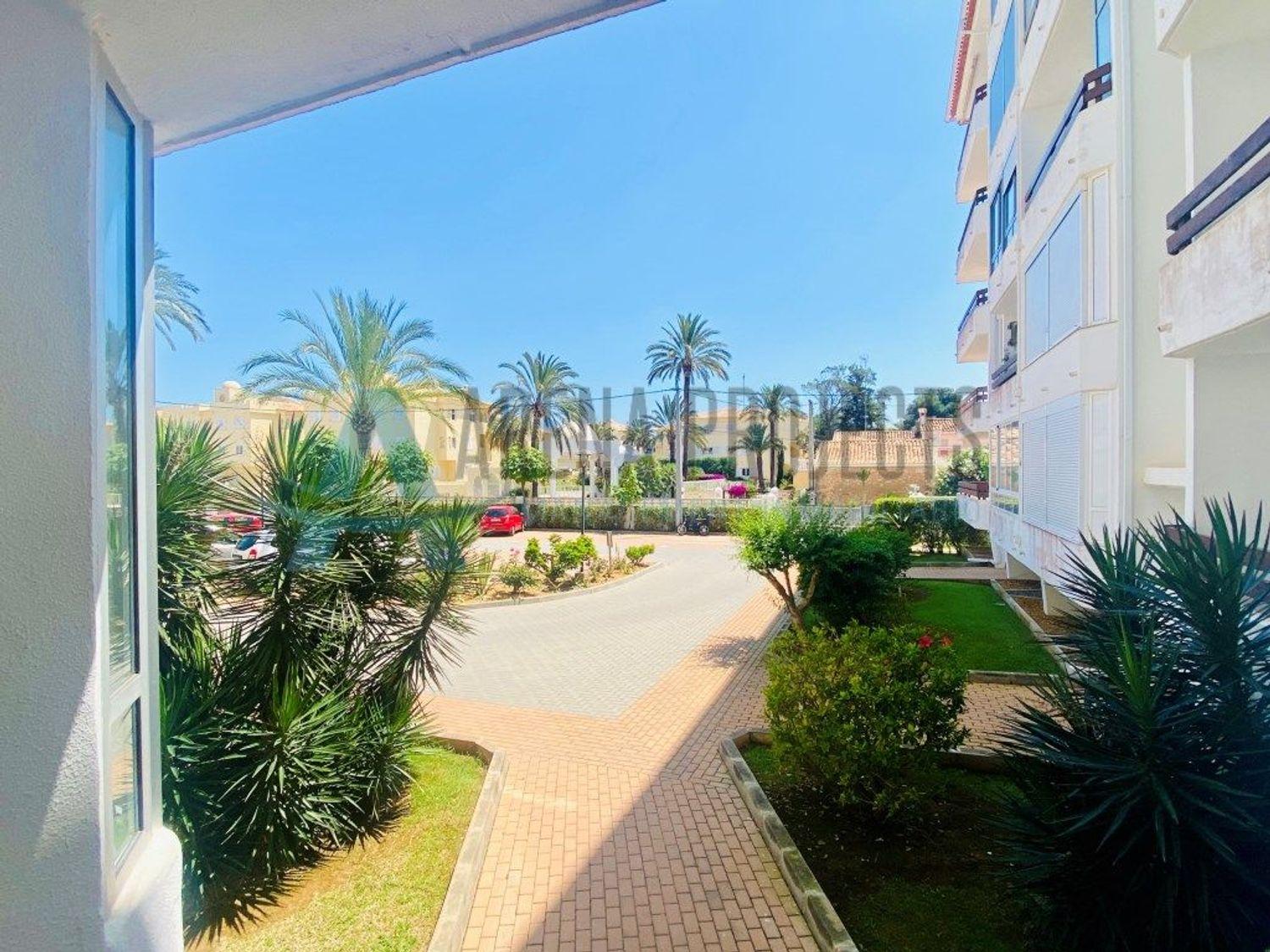 En venta: Apartamento reformado a 50 m del mar en Las Marinas, Dénia