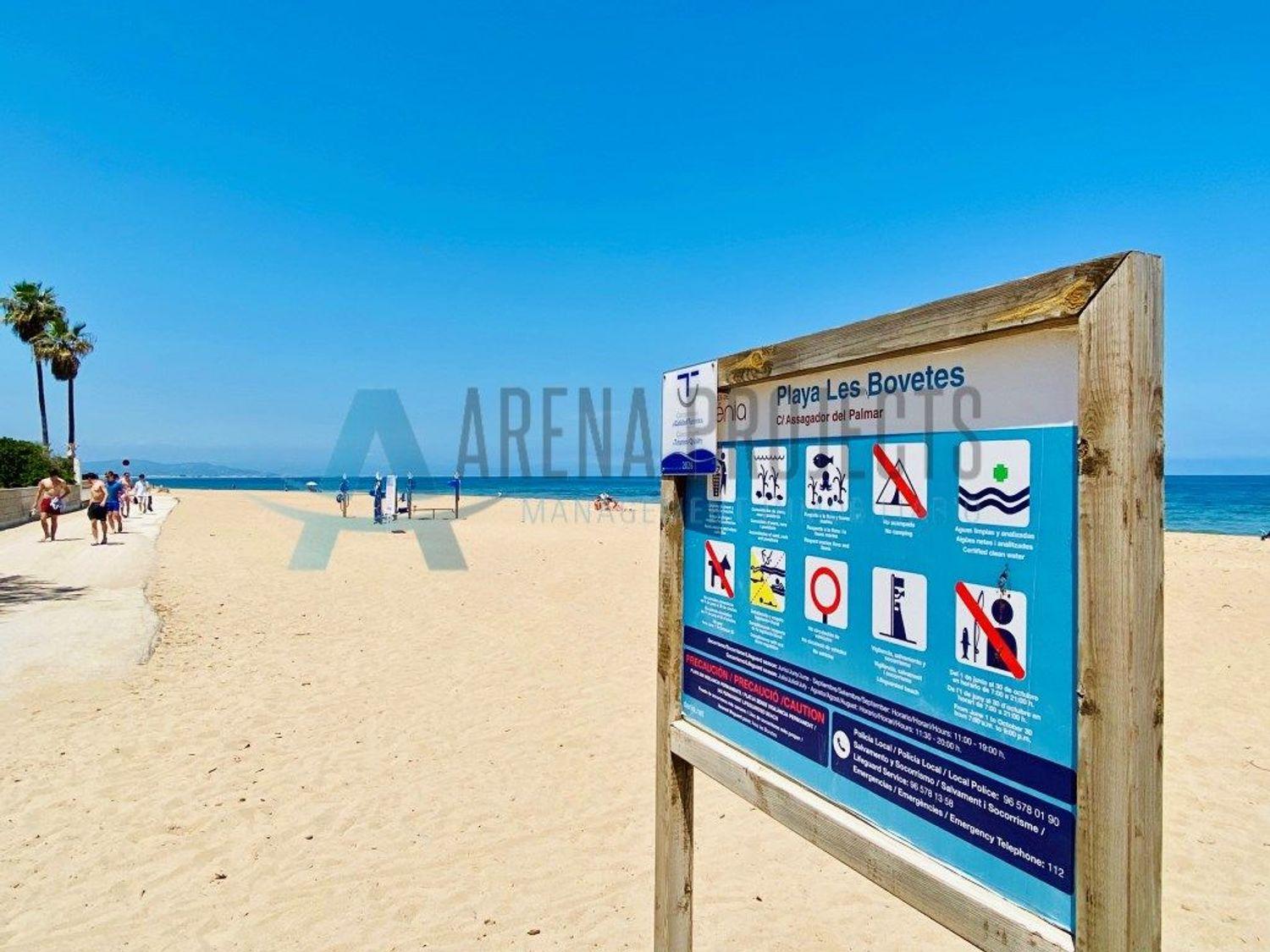 En venta: Apartamento reformado a 50 m del mar en Las Marinas, Dénia