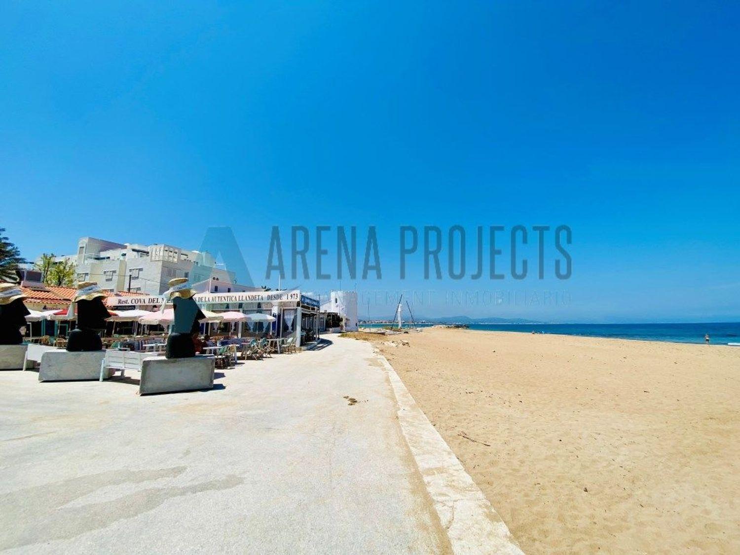 En venta: Apartamento reformado a 50 m del mar en Las Marinas, Dénia
