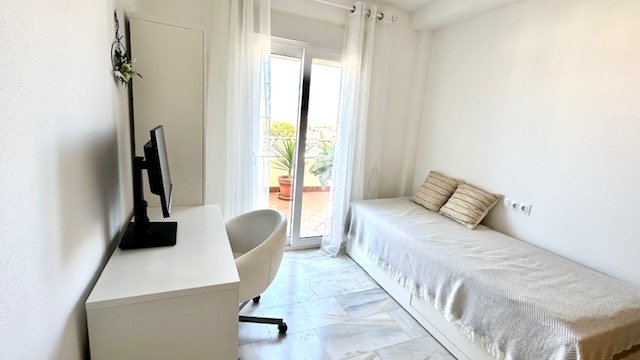 Wohnung zu verkaufen in Denia mit 2 Schlafzimmern und Gemeinschaftspool.