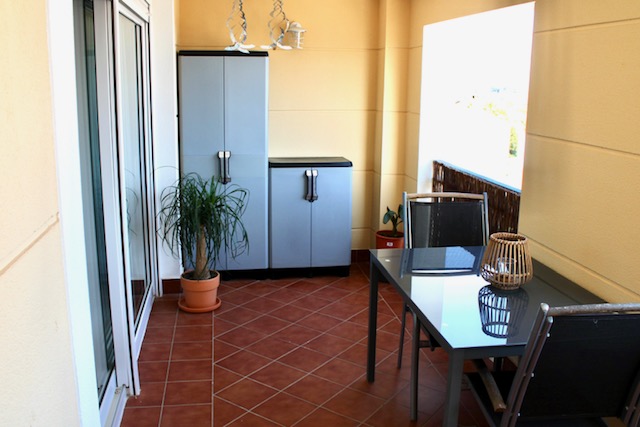 Wohnung zu verkaufen in Denia mit 2 Schlafzimmern und Gemeinschaftspool.