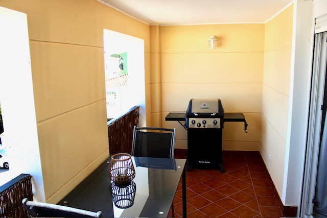 Wohnung zu verkaufen in Denia mit 2 Schlafzimmern und Gemeinschaftspool.