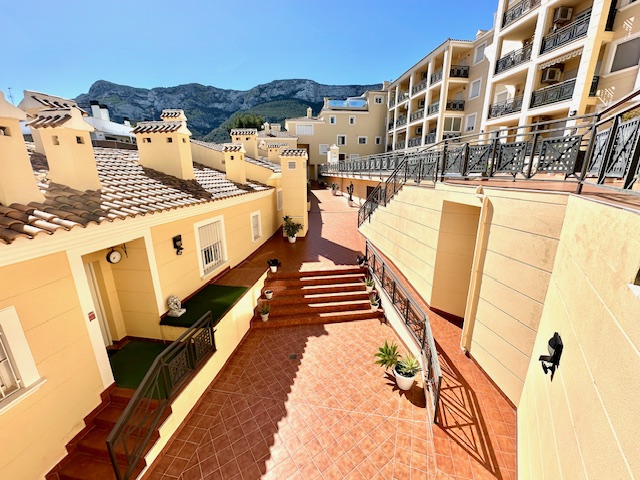 Wohnung zu verkaufen in Denia mit 2 Schlafzimmern und Gemeinschaftspool.