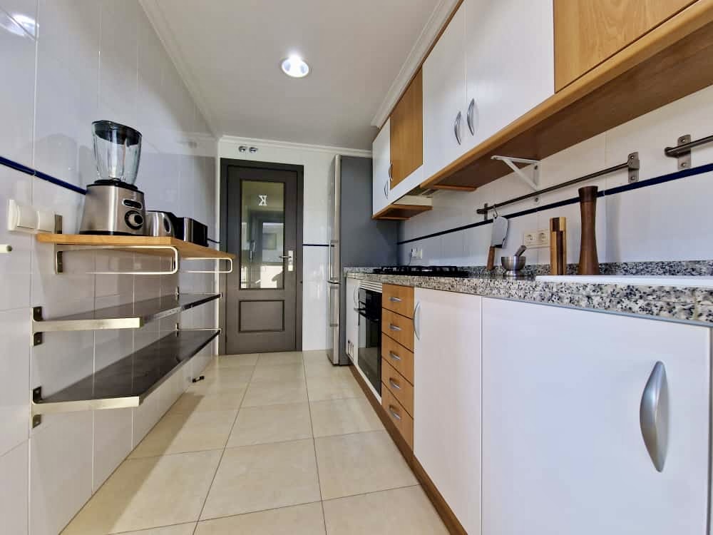 Zu verkaufen: Exklusive Erdgeschosswohnung mit privatem Garten gegenüber dem Yachtclub und dem Hafen von Dénia.