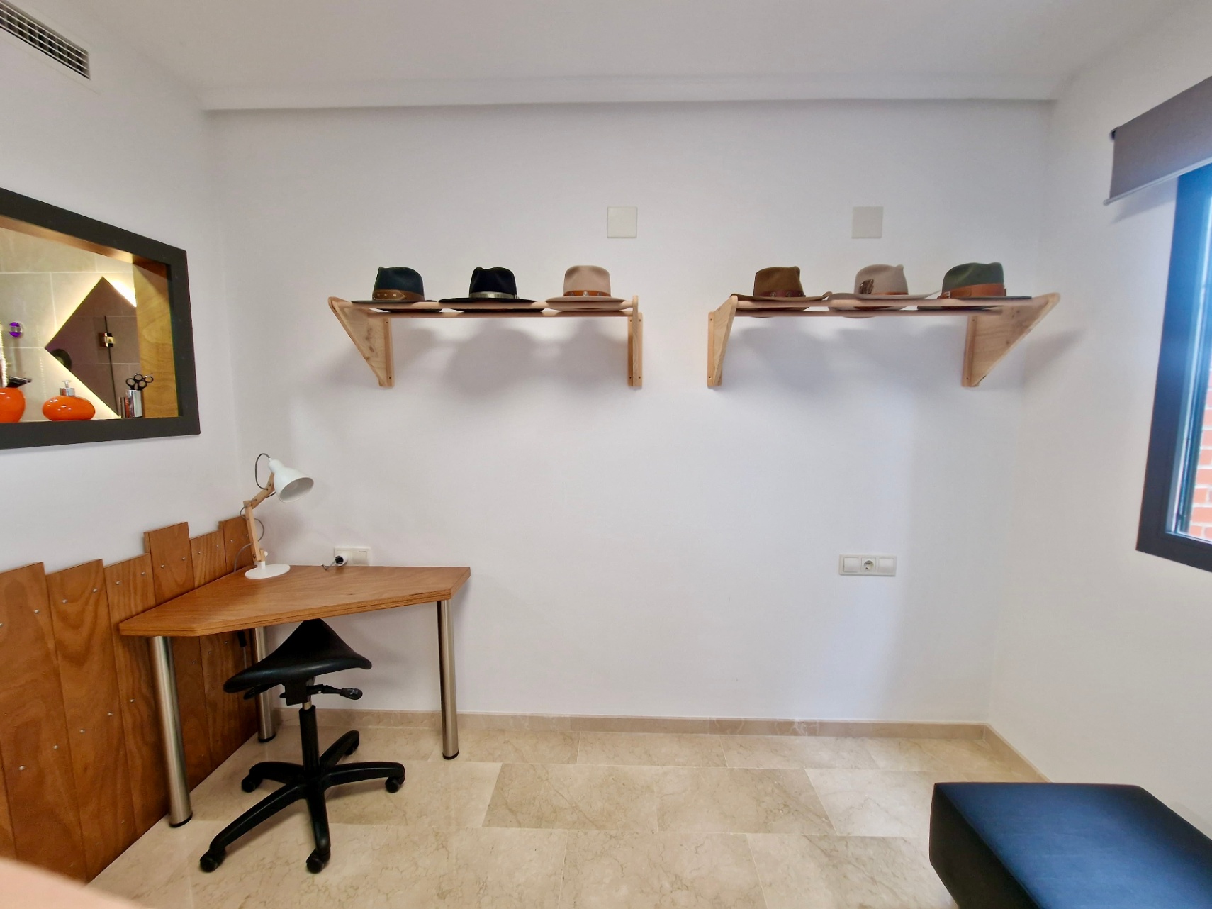 Zu verkaufen: Exklusive Erdgeschosswohnung mit privatem Garten gegenüber dem Yachtclub und dem Hafen von Dénia.