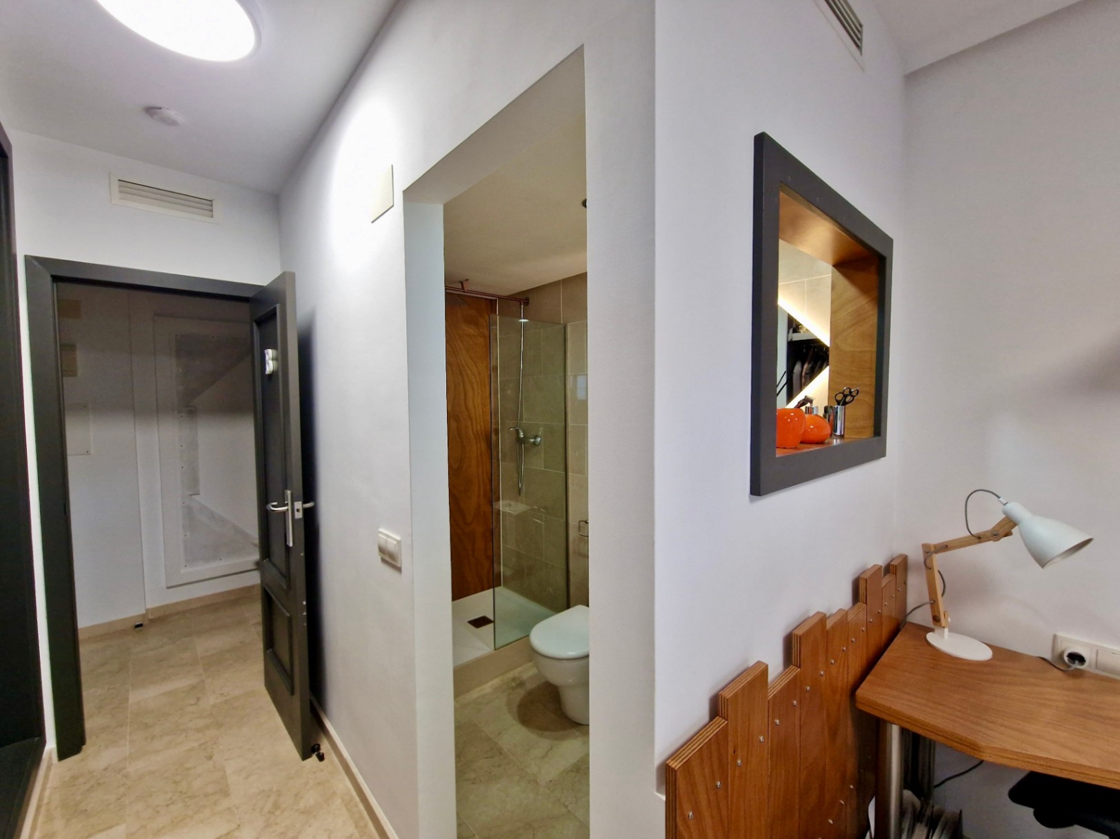 Zu verkaufen: Exklusive Erdgeschosswohnung mit privatem Garten gegenüber dem Yachtclub und dem Hafen von Dénia.