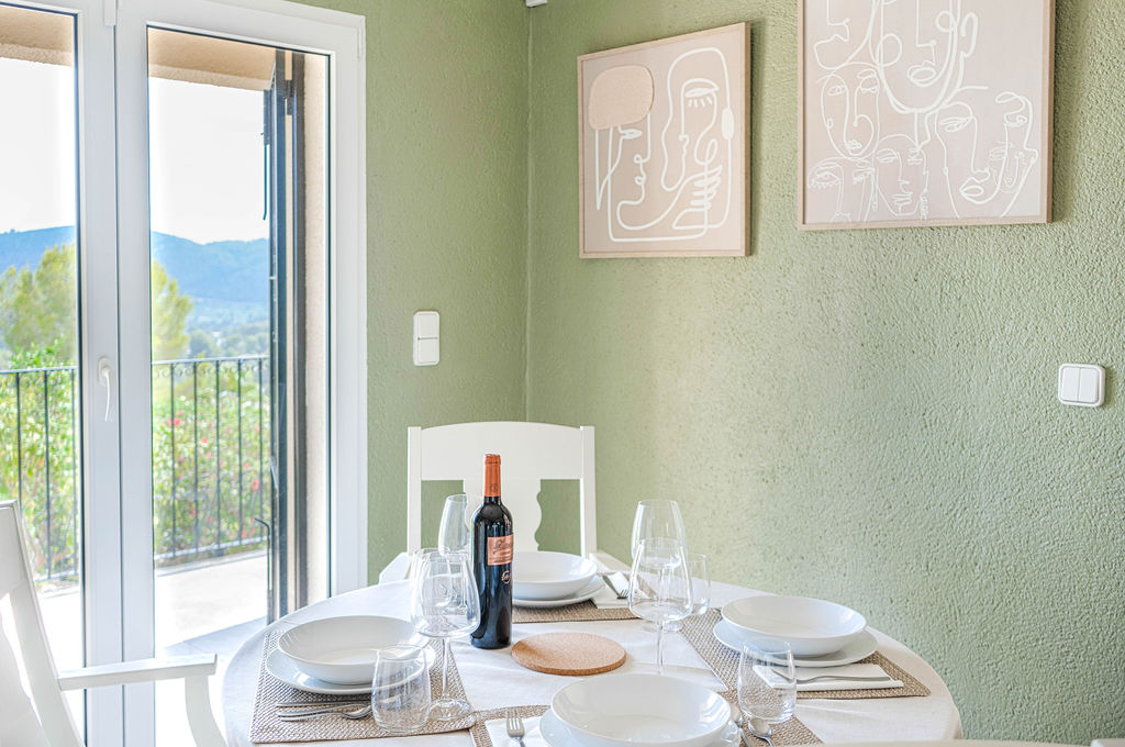 Chalet zu verkaufen mit 5 Schlafzimmern in Pedreguer, Bergregion.