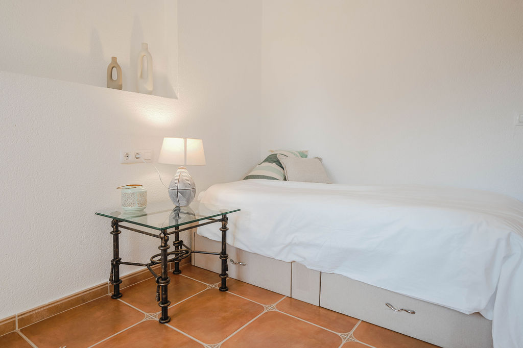 Chalet zu verkaufen mit 5 Schlafzimmern in Pedreguer, Bergregion.