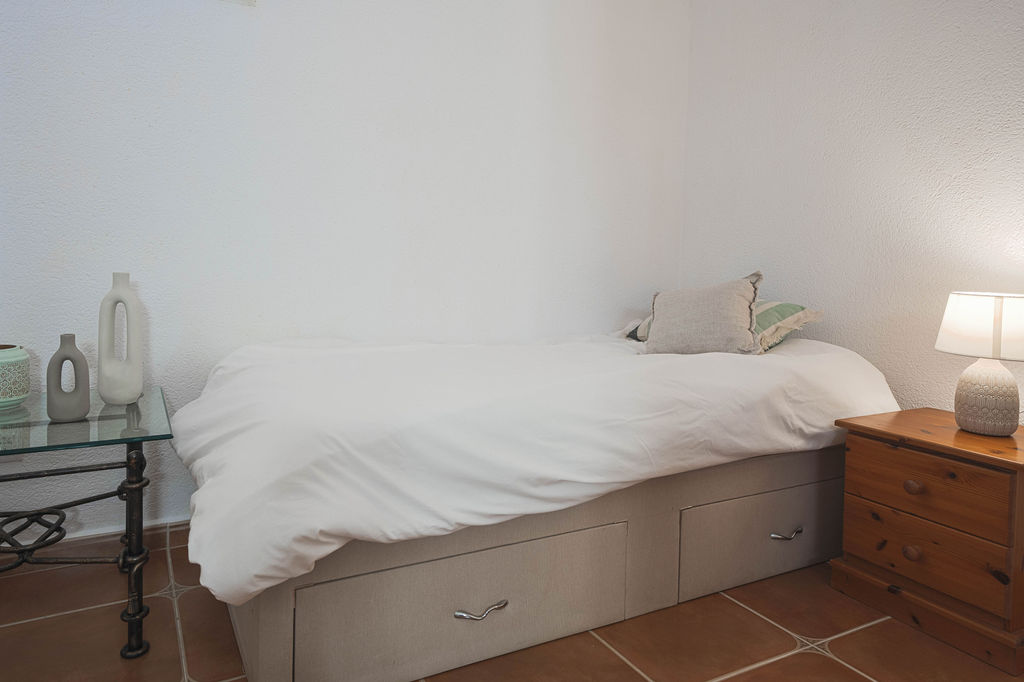 Chalet zu verkaufen mit 5 Schlafzimmern in Pedreguer, Bergregion.