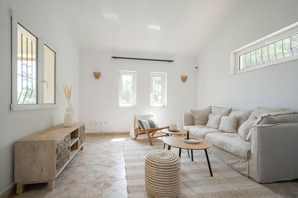 Chalet zu verkaufen mit 5 Schlafzimmern in Pedreguer, Bergregion.