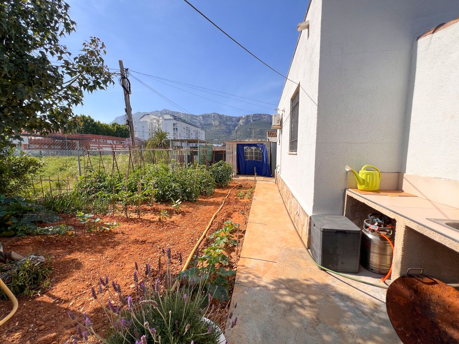 Einfamilienhaus zum Verkauf in Denia mit privatem Pool und 4 Schlafzimmern.