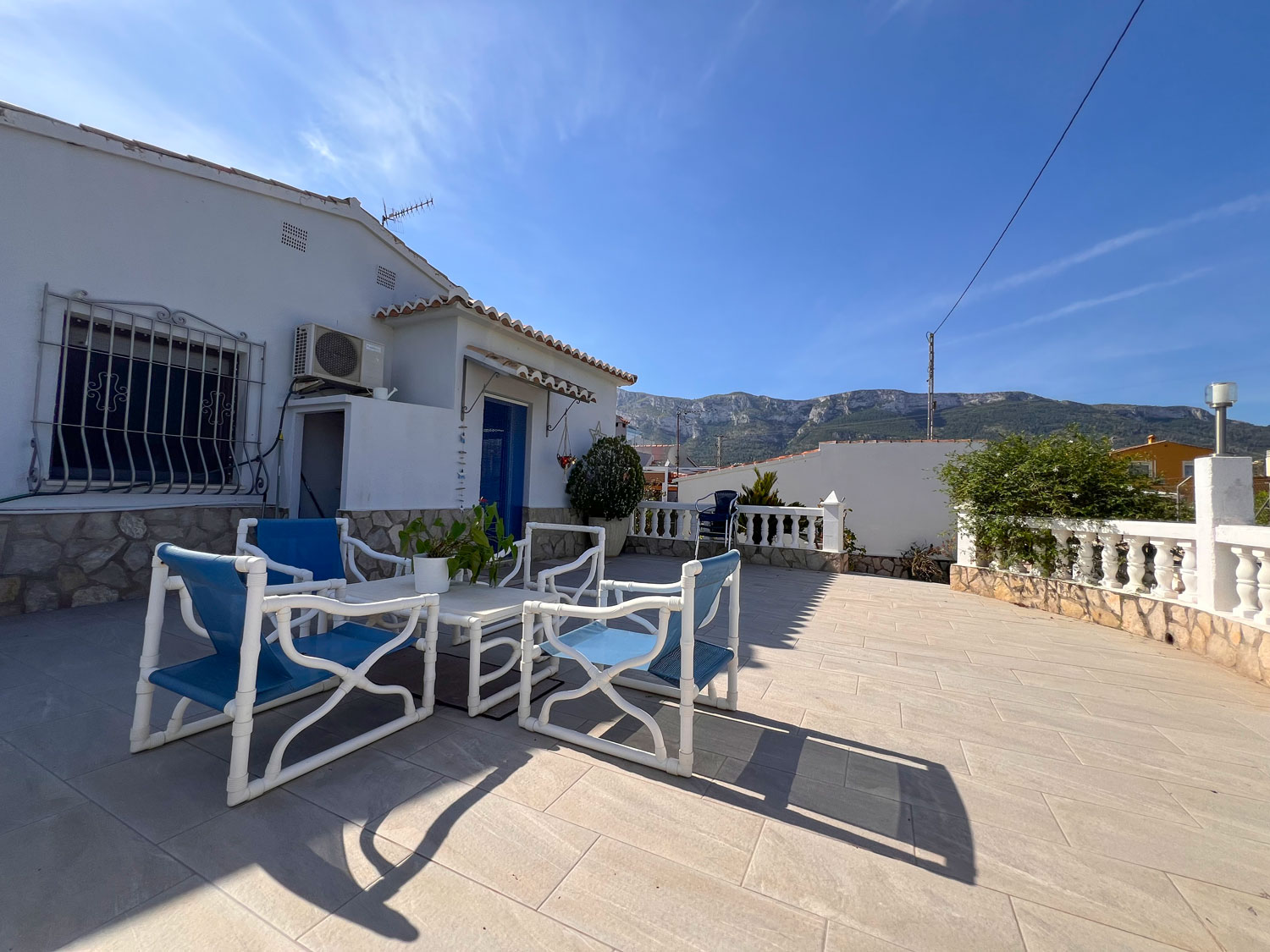 Einfamilienhaus zum Verkauf in Denia mit privatem Pool und 4 Schlafzimmern.