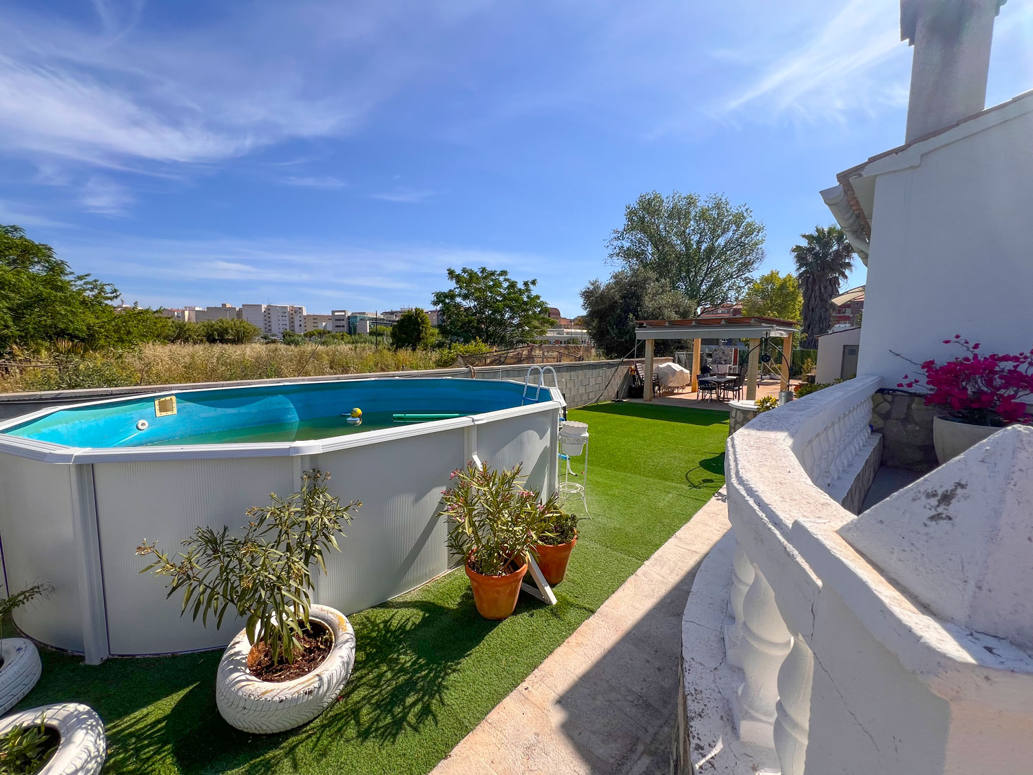 Einfamilienhaus zum Verkauf in Denia mit privatem Pool und 4 Schlafzimmern.