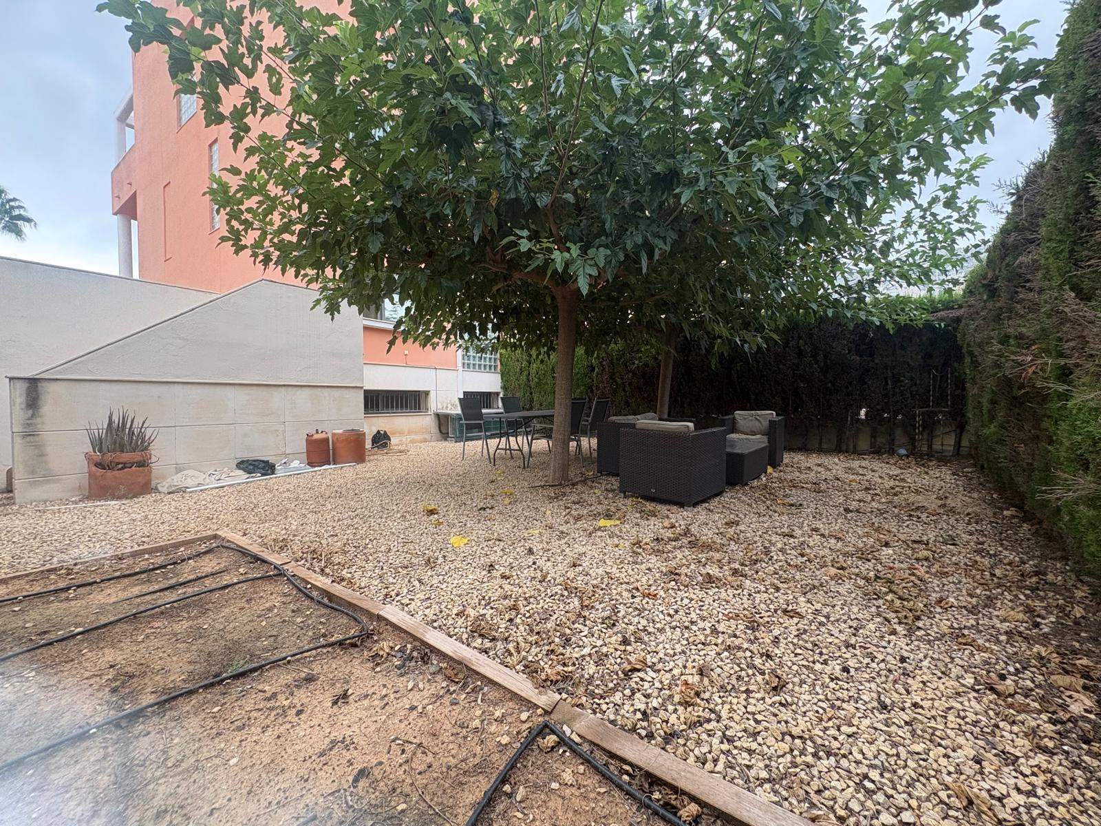Vivienda duplex en venta de 3 dormitorios y 2 baños en Denia, Alicante