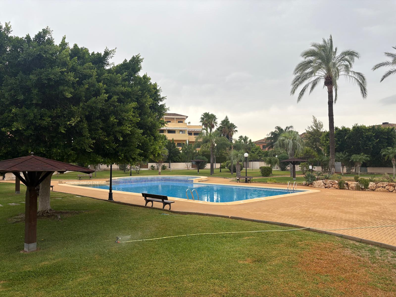 Vivienda duplex en venta de 3 dormitorios y 2 baños en Denia, Alicante