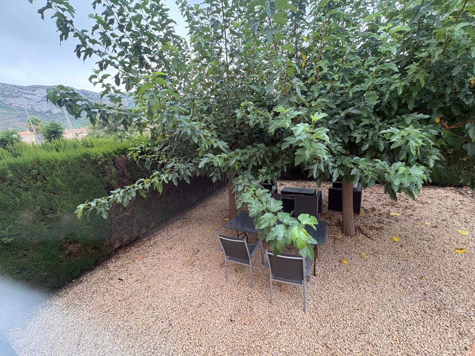Vivienda duplex en venta de 3 dormitorios y 2 baños en Denia, Alicante