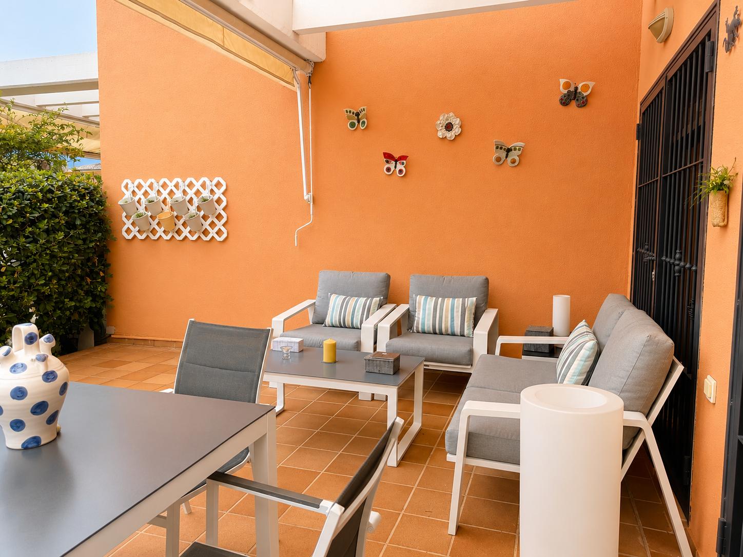 Vivienda duplex en venta de 3 dormitorios y 2 baños en Denia, Alicante