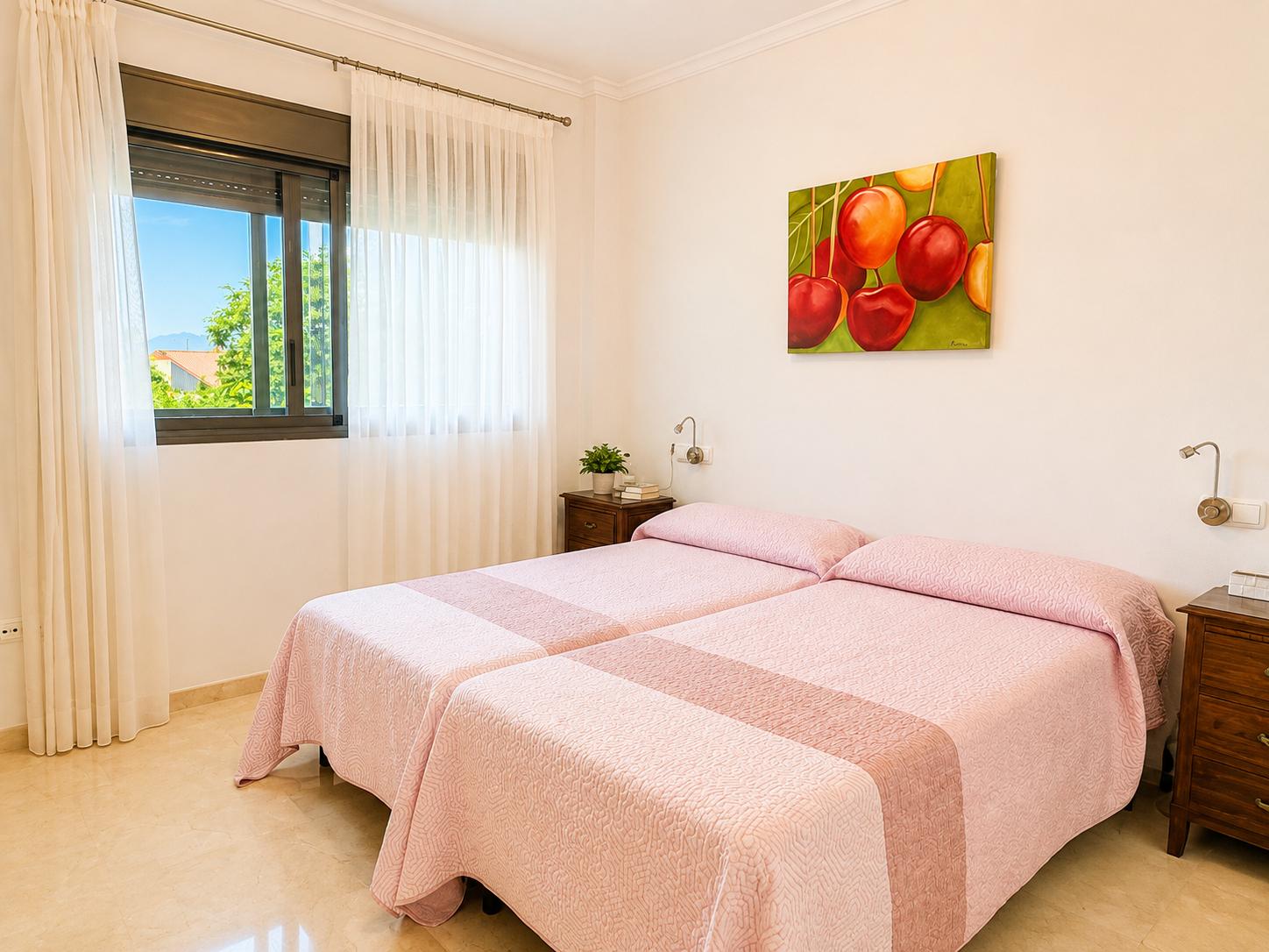 Vivienda duplex en venta de 3 dormitorios y 2 baños en Denia, Alicante