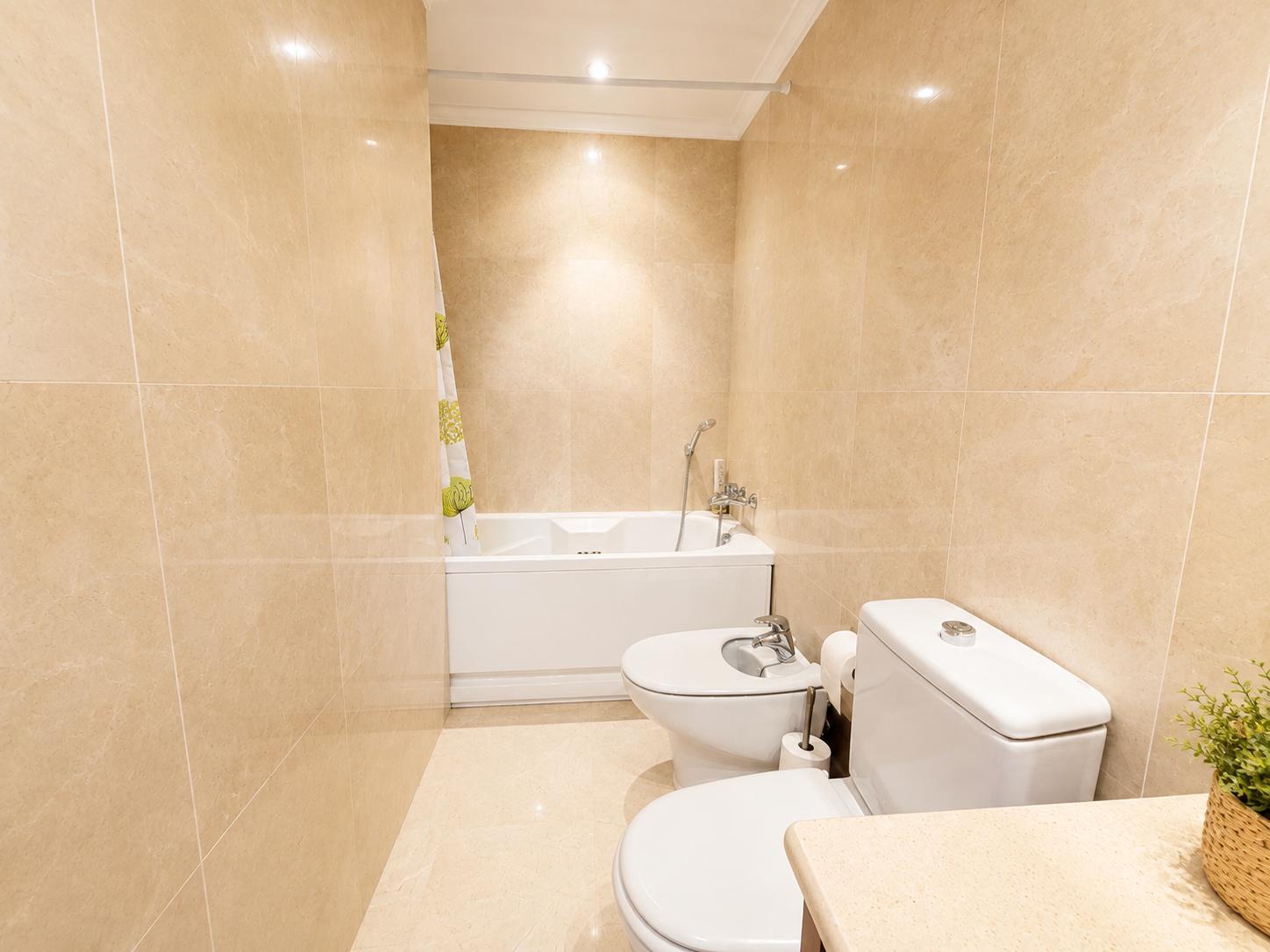 Vivienda duplex en venta de 3 dormitorios y 2 baños en Denia, Alicante