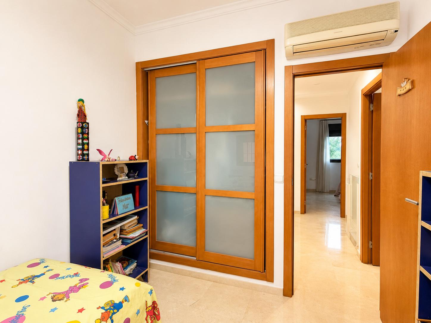 Vivienda duplex en venta de 3 dormitorios y 2 baños en Denia, Alicante