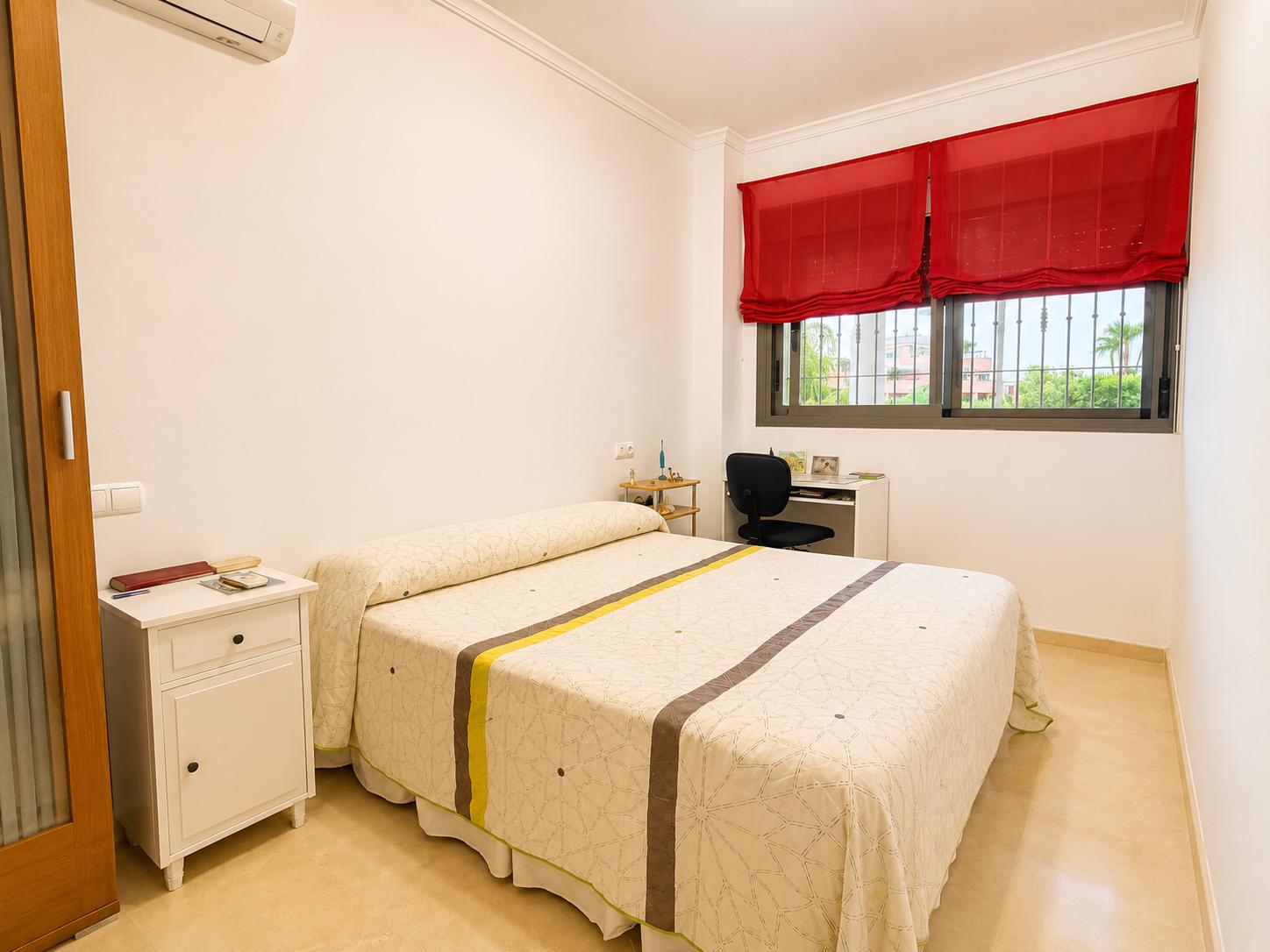Vivienda duplex en venta de 3 dormitorios y 2 baños en Denia, Alicante
