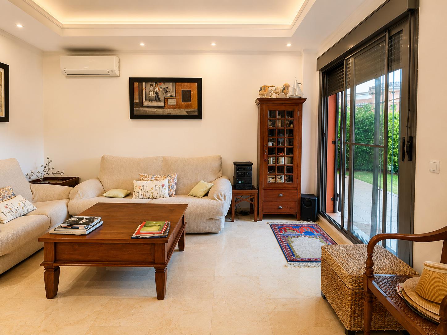 Vivienda duplex en venta de 3 dormitorios y 2 baños en Denia, Alicante