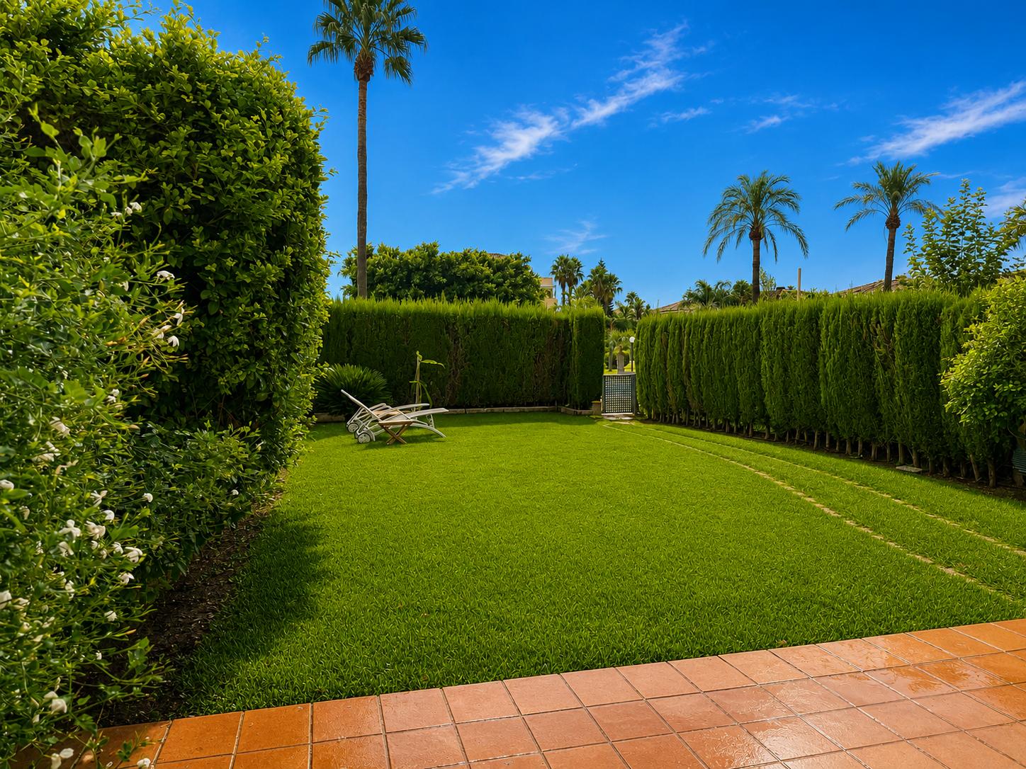 Vivienda duplex en venta de 3 dormitorios y 2 baños en Denia, Alicante