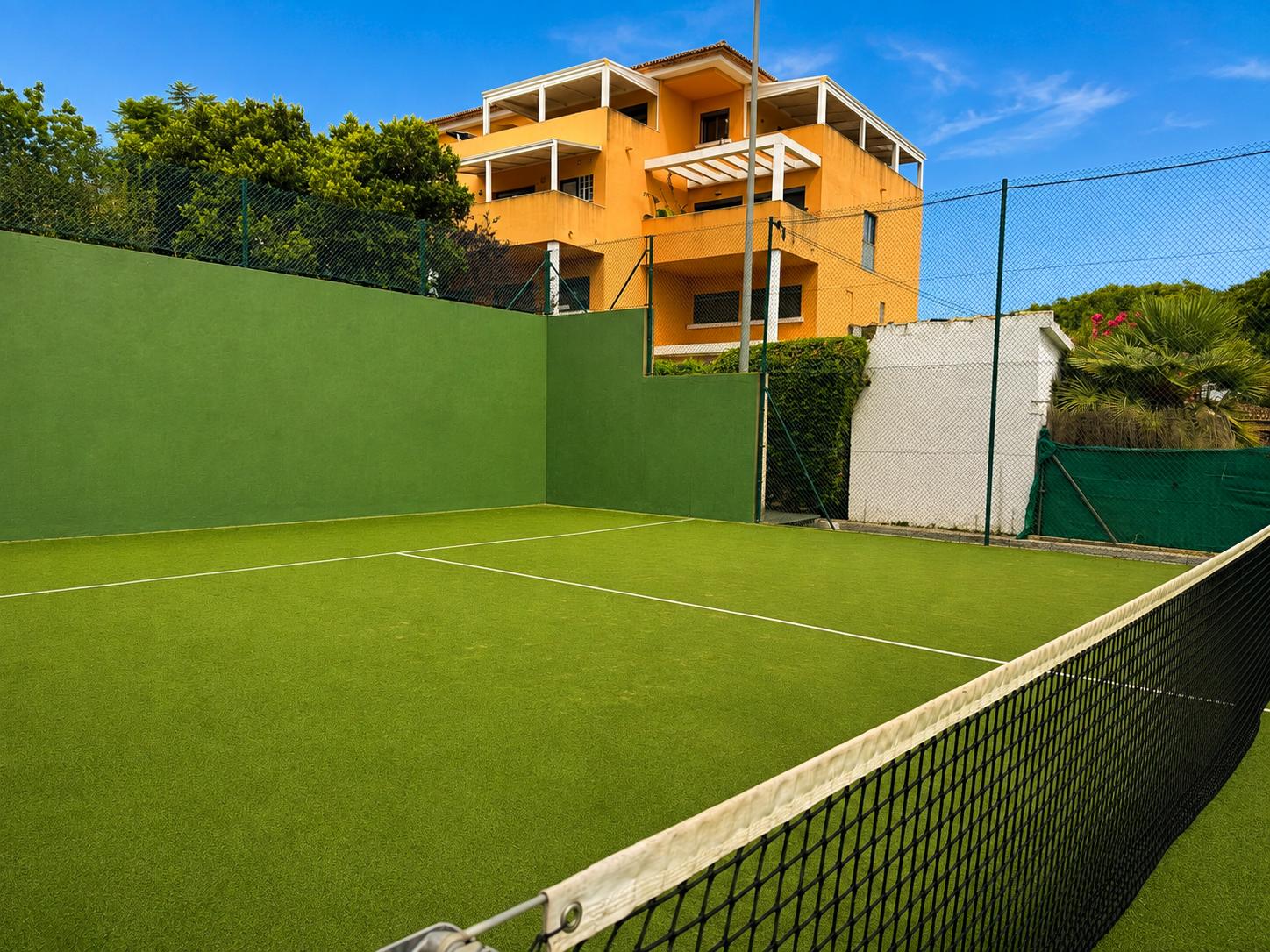 Vivienda duplex en venta de 3 dormitorios y 2 baños en Denia, Alicante