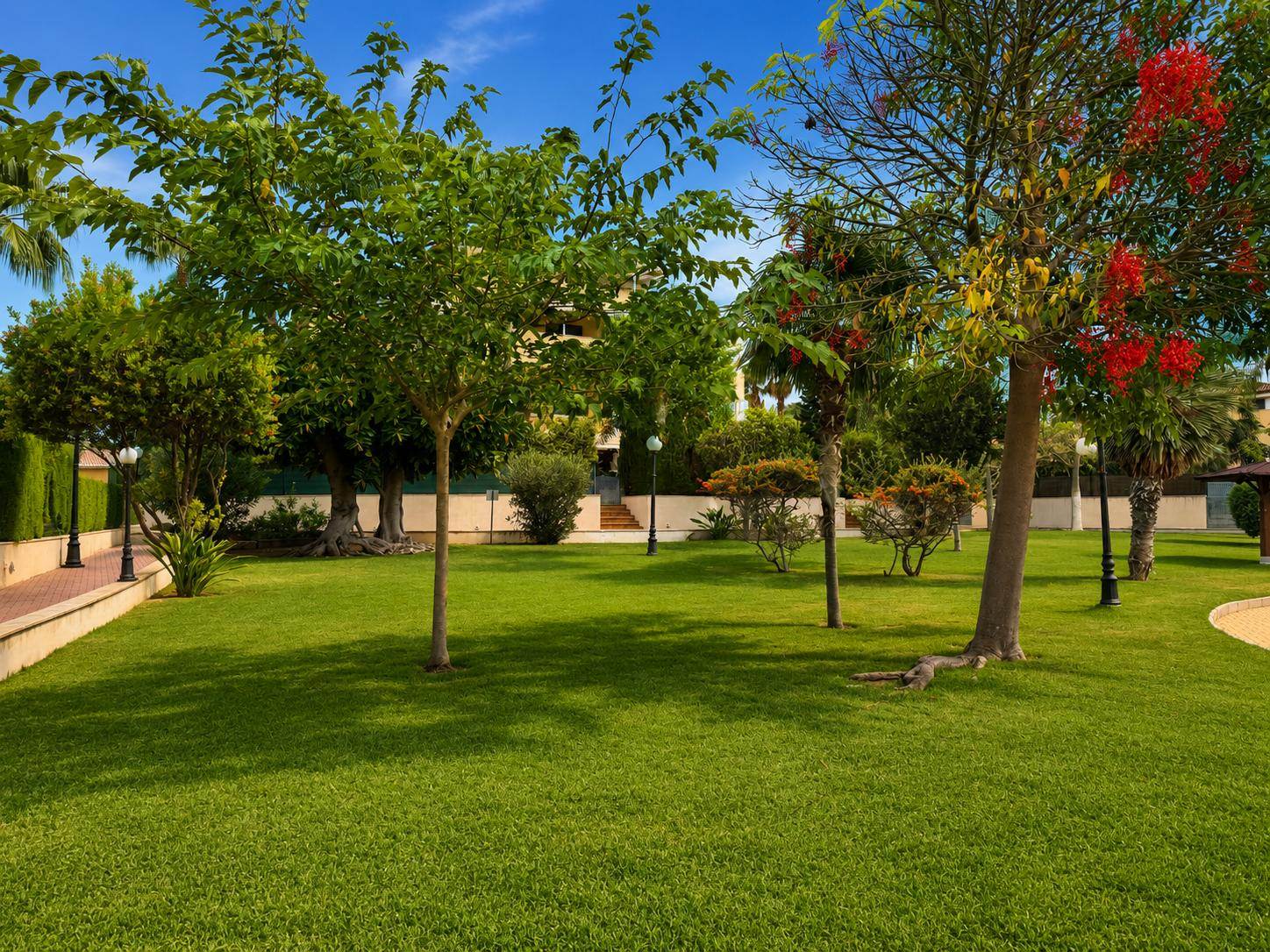 Vivienda duplex en venta de 3 dormitorios y 2 baños en Denia, Alicante