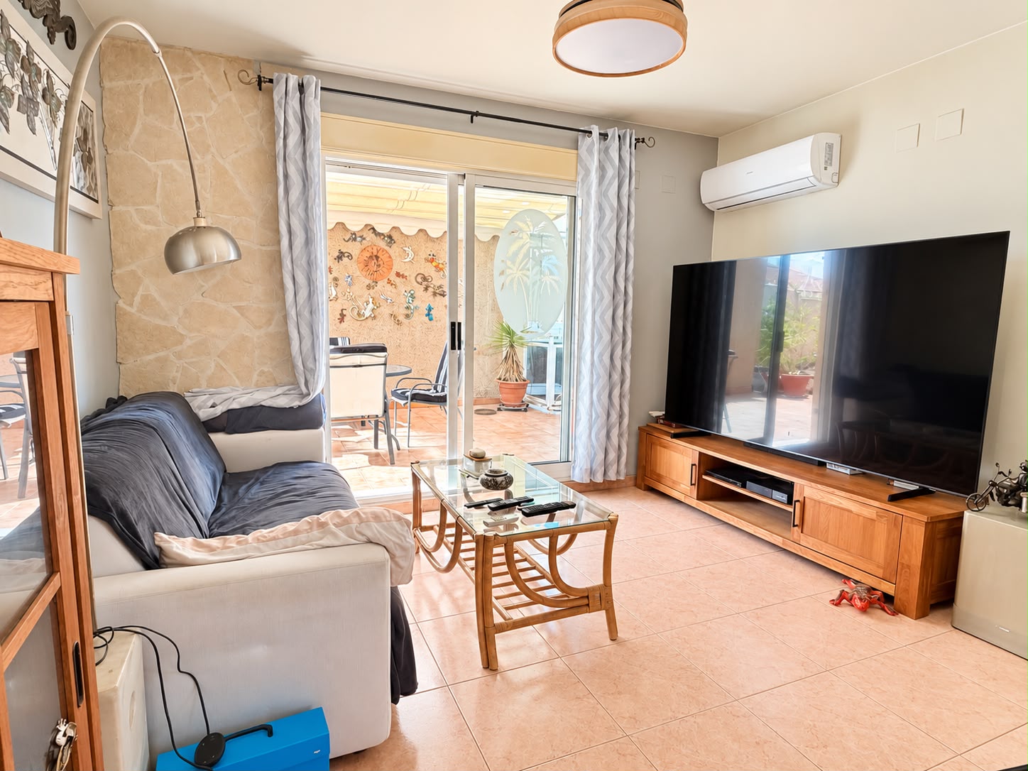 Apartamento en venta de 2 dormitorios con gran terraza en Denia