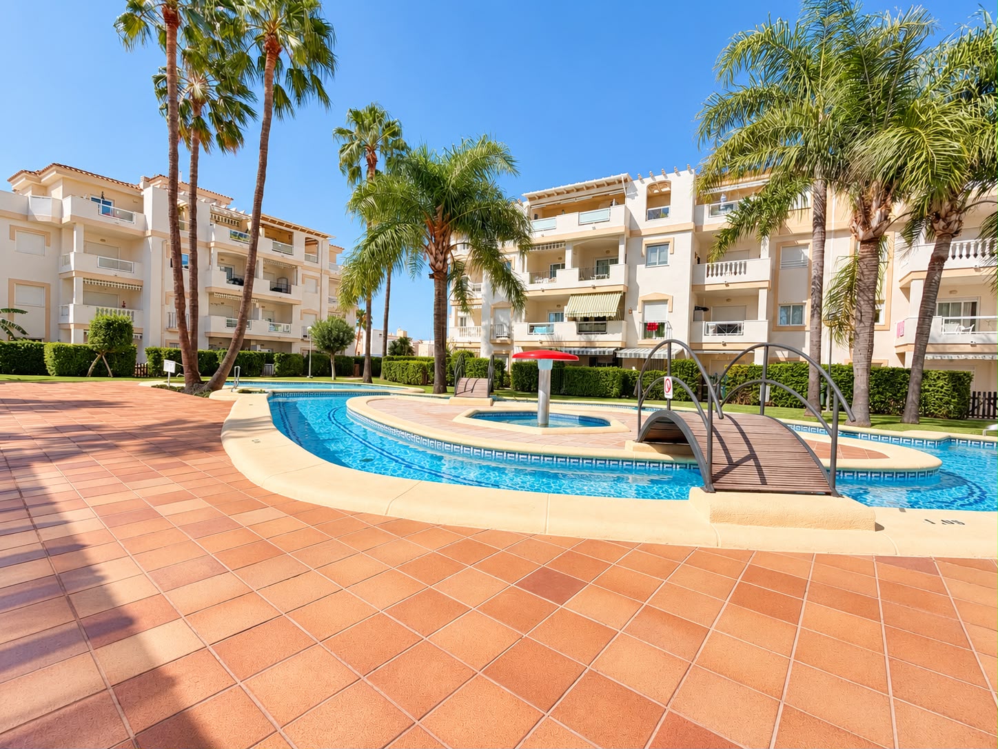 Apartamento en venta de 2 dormitorios en Playa, Denia, Alicante.