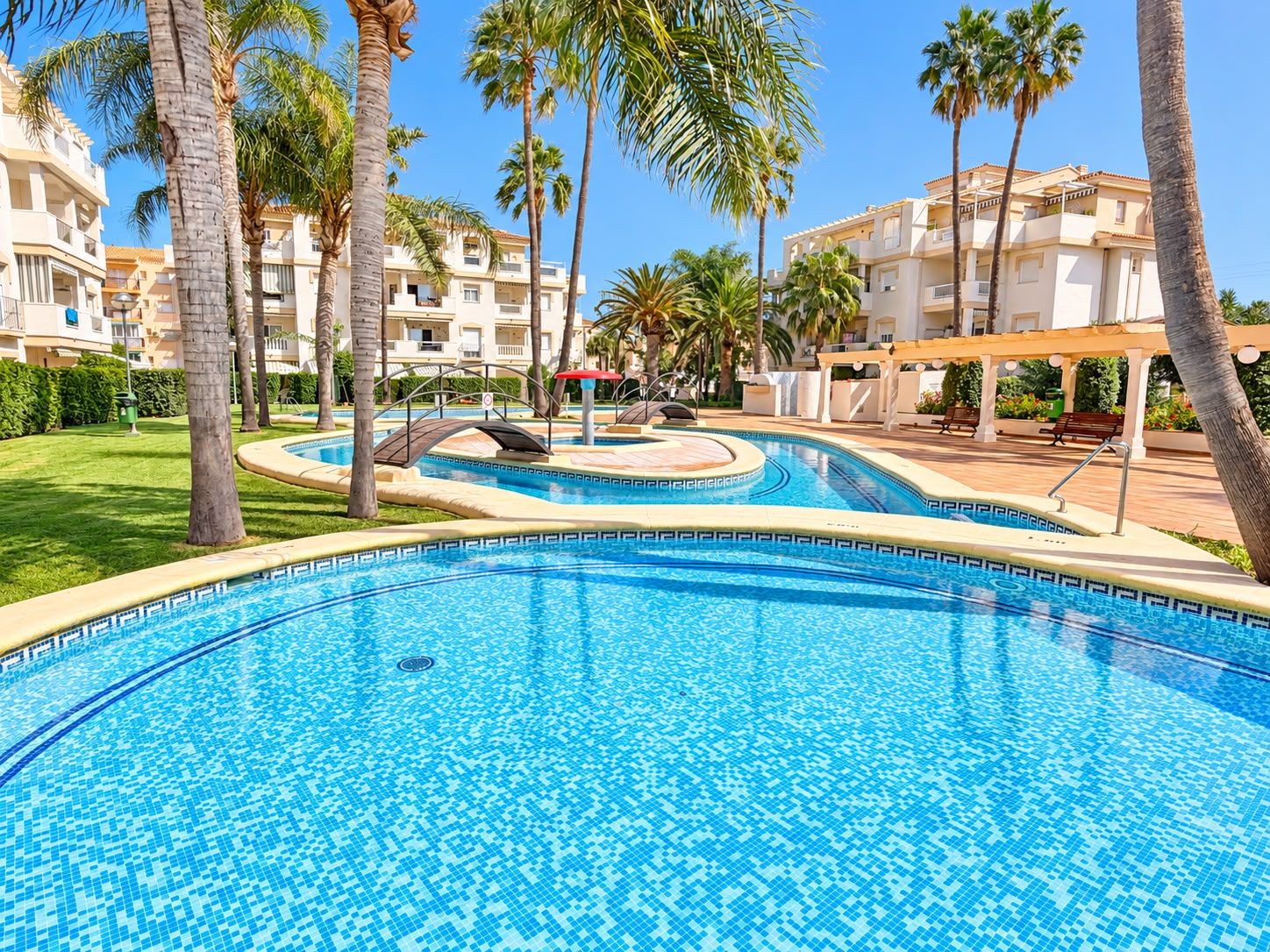 Apartamento en venta de 2 dormitorios en Playa, Denia, Alicante.