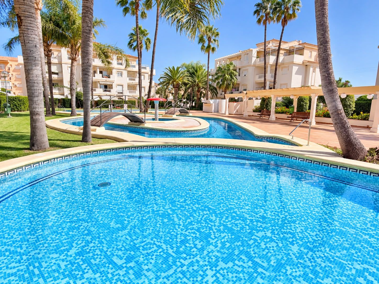 Apartamento en venta de 2 dormitorios en Playa, Denia, Alicante.