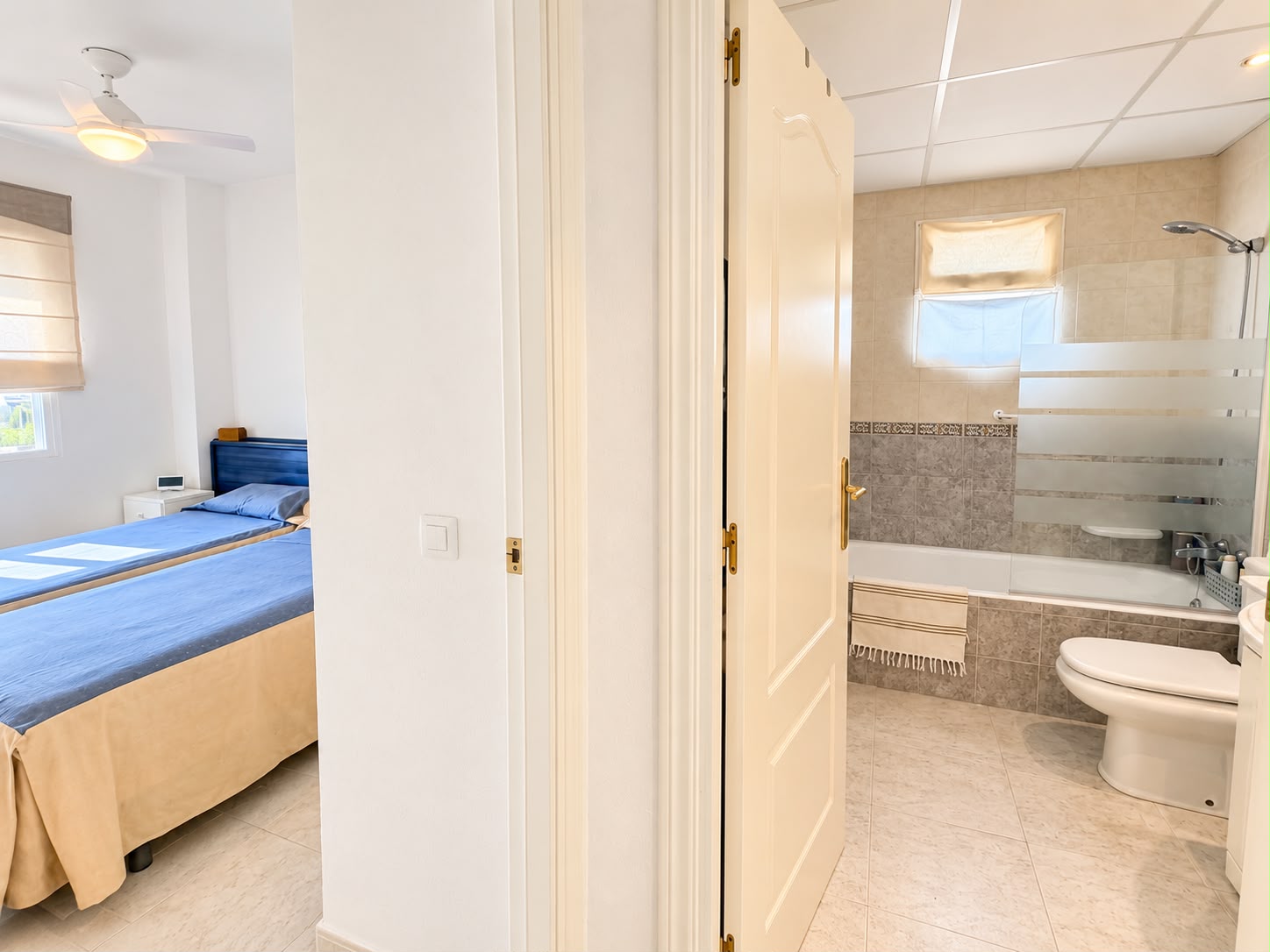 Apartamento en venta de 2 dormitorios en Playa, Denia, Alicante.