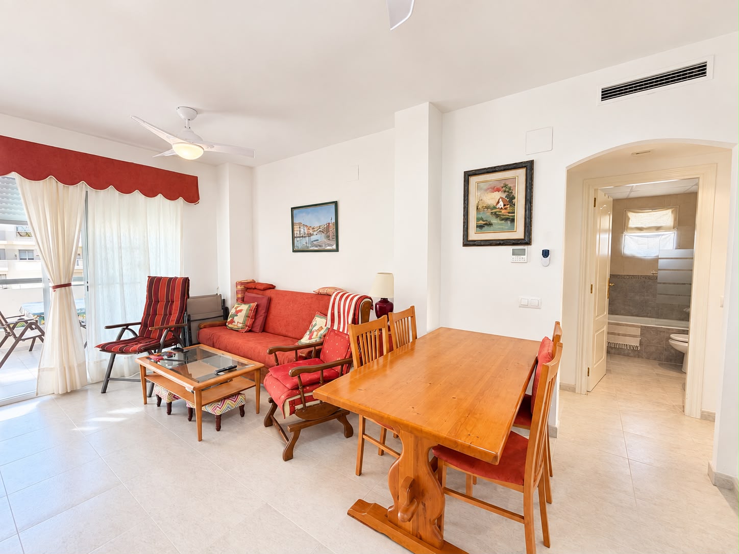Apartamento en venta de 2 dormitorios en Playa, Denia, Alicante.