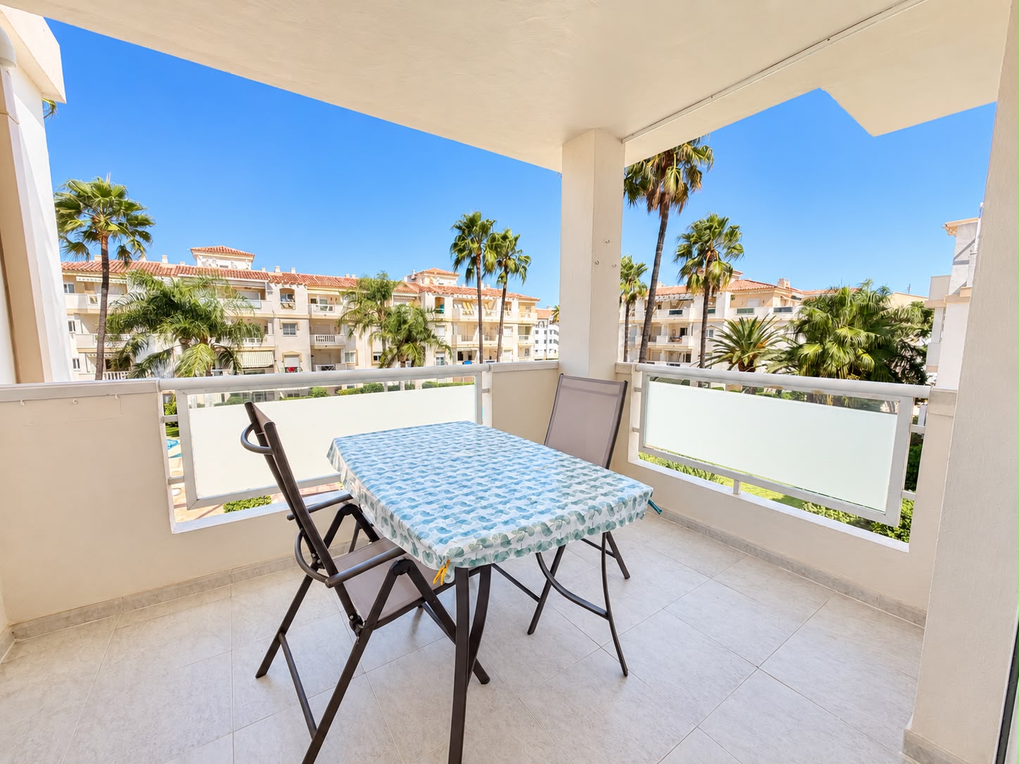Apartamento en venta de 2 dormitorios en Playa, Denia, Alicante.