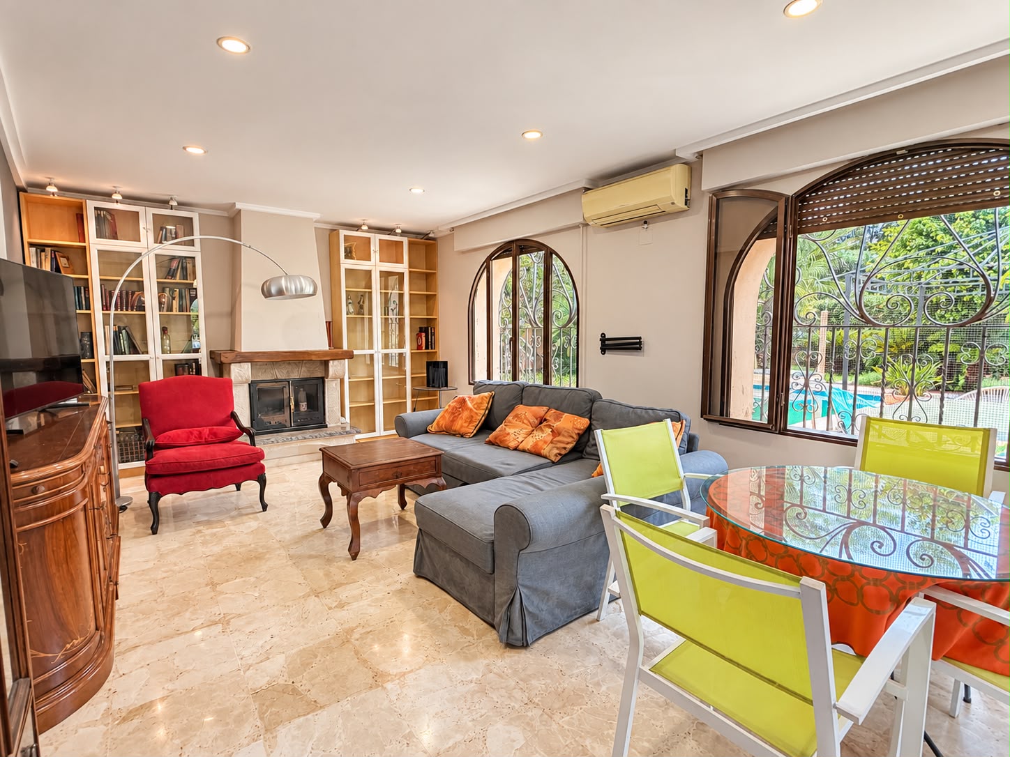 Chalet en venta con 3 dormitorios y piscina en Els Poblets