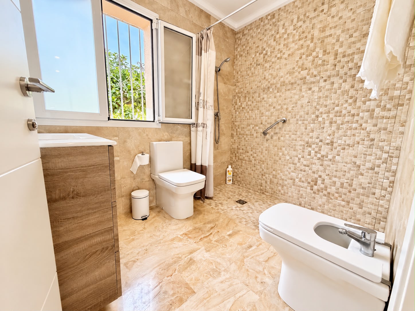 Chalet en venta con 3 dormitorios y piscina en Els Poblets