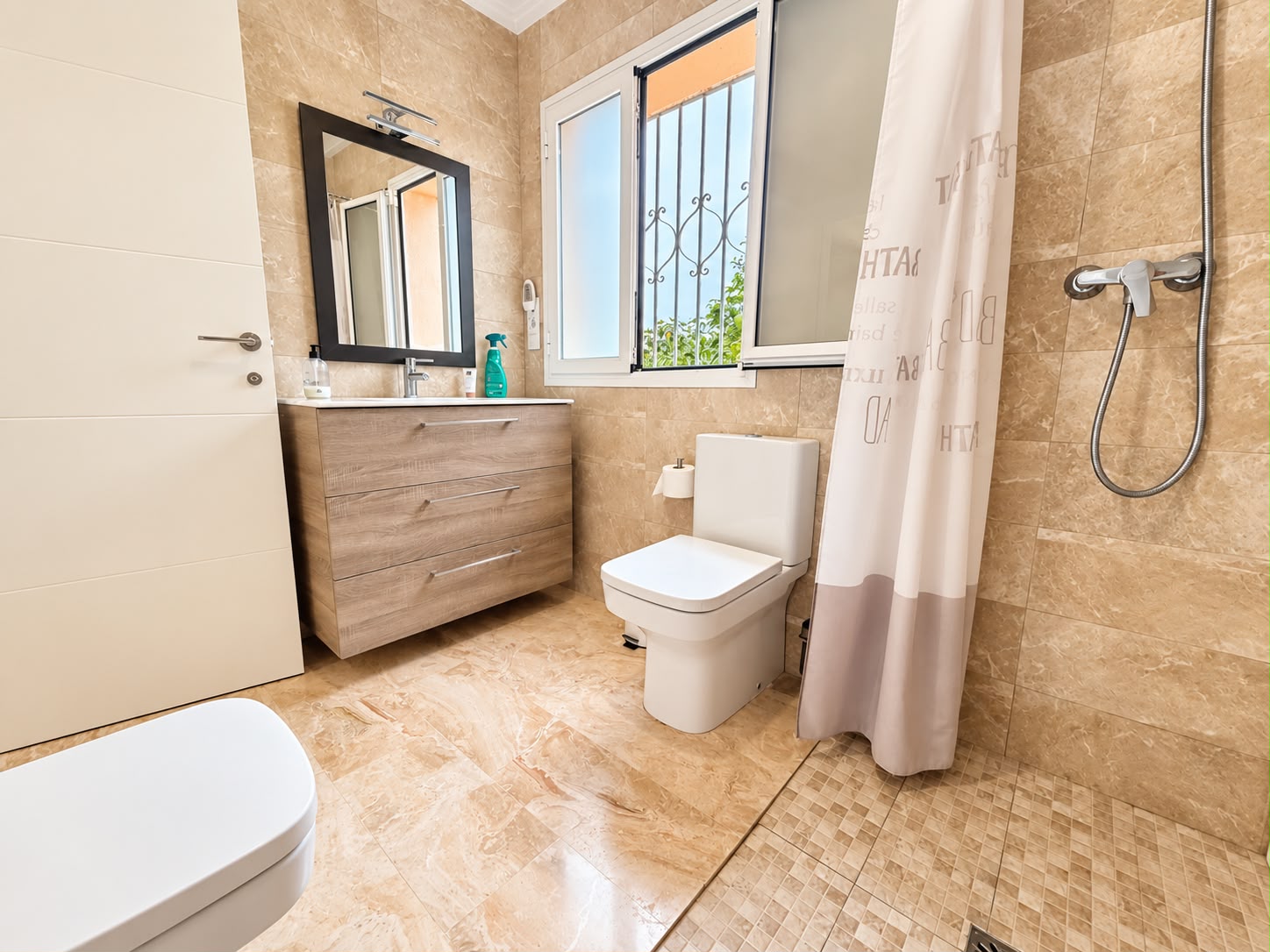 Chalet en venta con 3 dormitorios y piscina en Els Poblets
