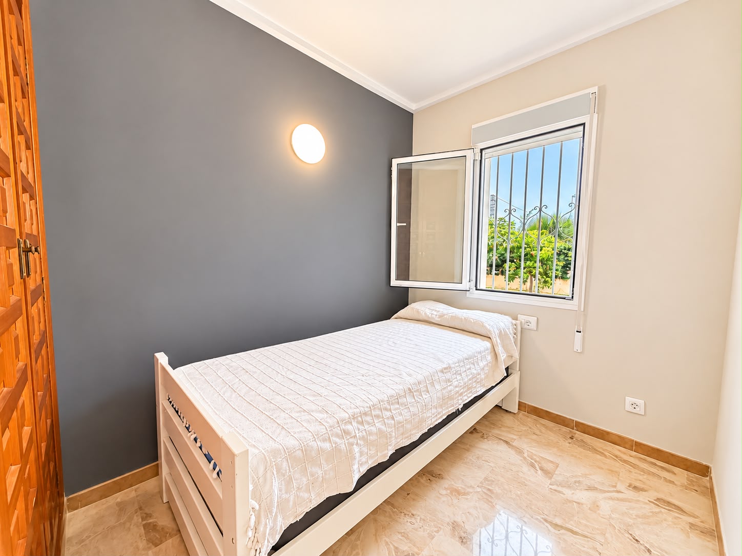 Chalet en venta con 3 dormitorios y piscina en Els Poblets
